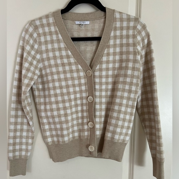 Long sleeve button-up sweater/cardigan size XS - Picture 1 of 3